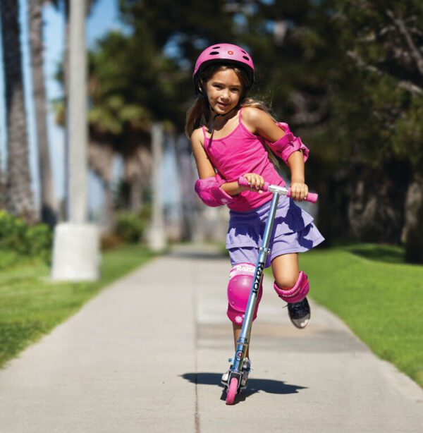 T5-605 - Razor Kick Scooter (Pink) - Image 3