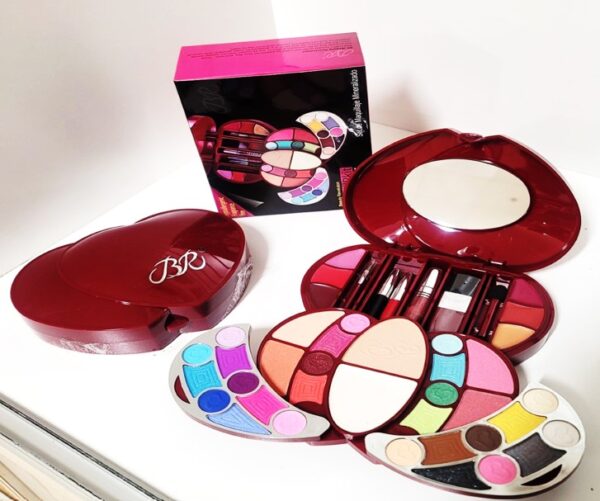 F1-401 - BR Red Heart Makeup Kit - Image 4