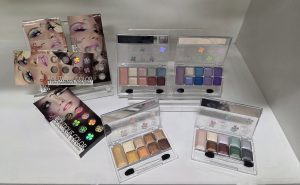 F1-455 Starry Boutique Eye Shadow 8 Colours & Glitter